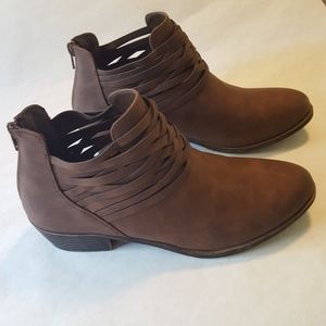 NIB Sonoma Ankle Boots Brown Size 10